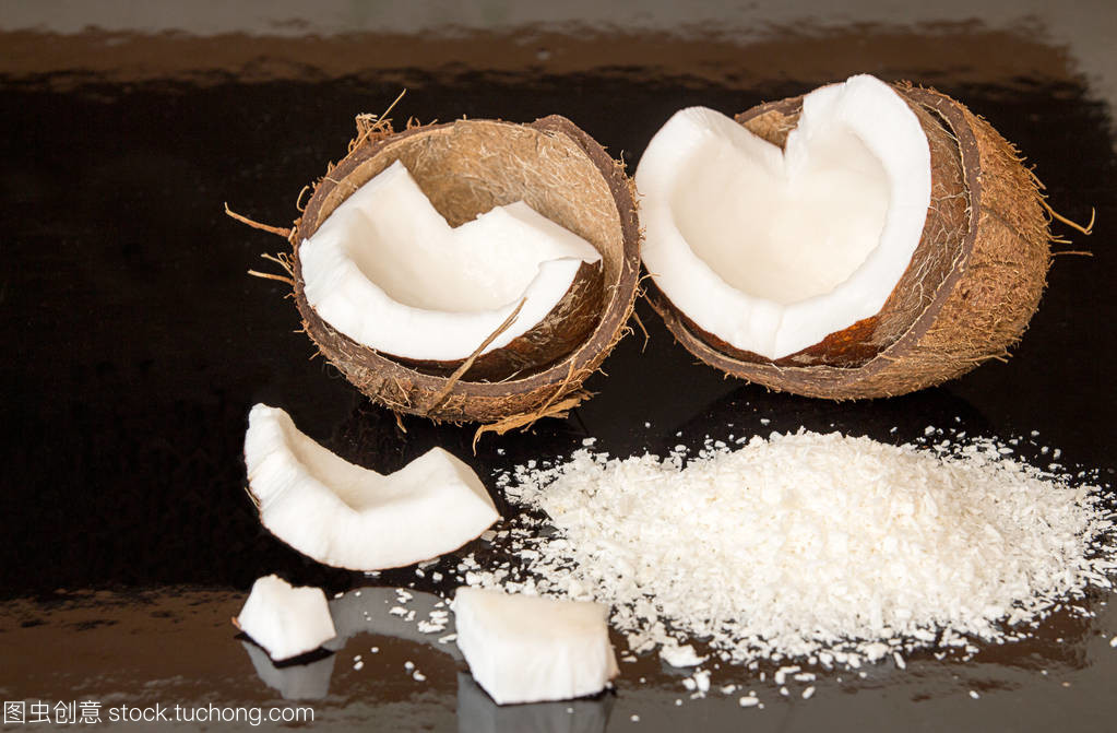 椰子的黑色奧秘 從天然果實到健康食品